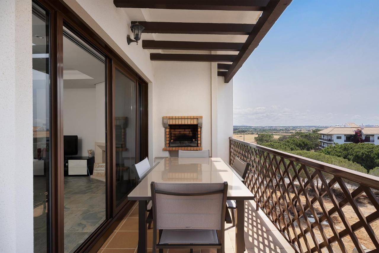 Elegance W/ Balcony & Pool By Lovelystay Apartamento Albufeira